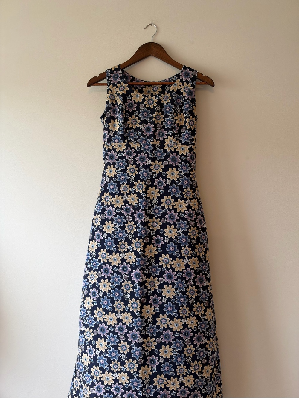 Vintage - Navy Floral Sleeveless Maxi Dress